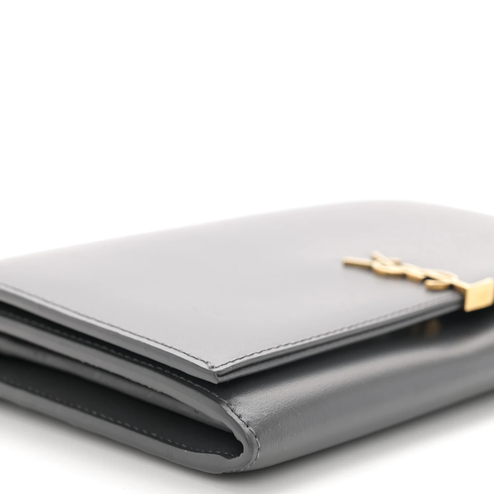 Lushentic Designer Bags: Medium Chain Wallet in Storm Monogram Design - Image 4